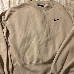 Nike essential crewneck oatmeal